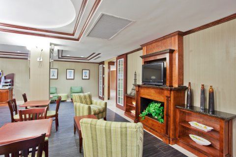 Holiday Inn Express & Suites Macon - I-475 By Ihg Exterior foto